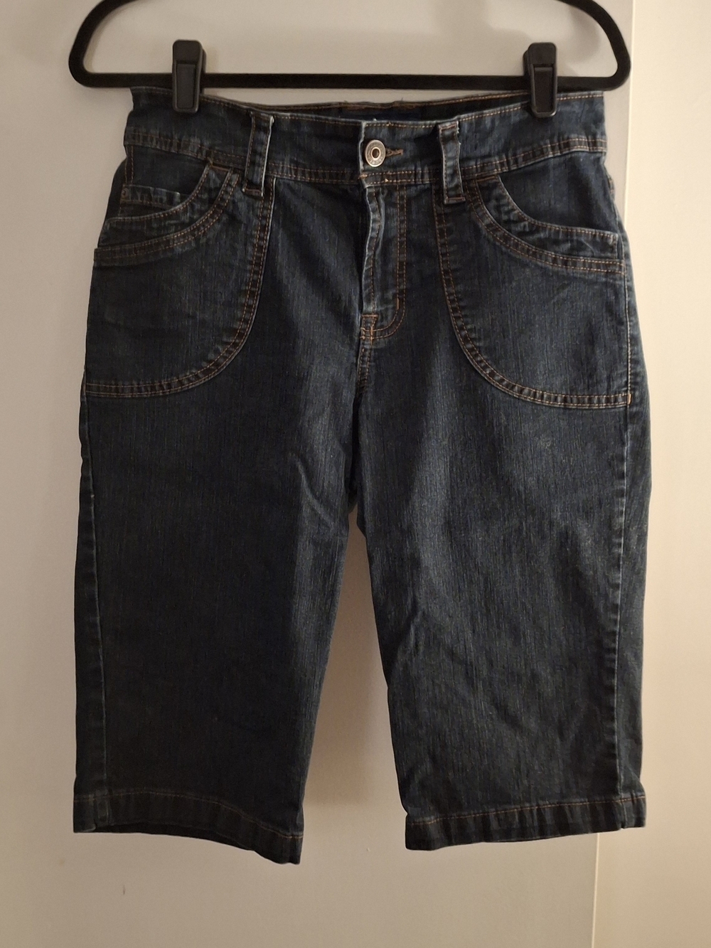 Bandolono Blu Women's Dark Wash Denim Capris